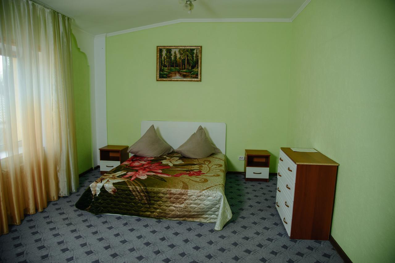 Hostel Wigwam Uralsk Exterior photo